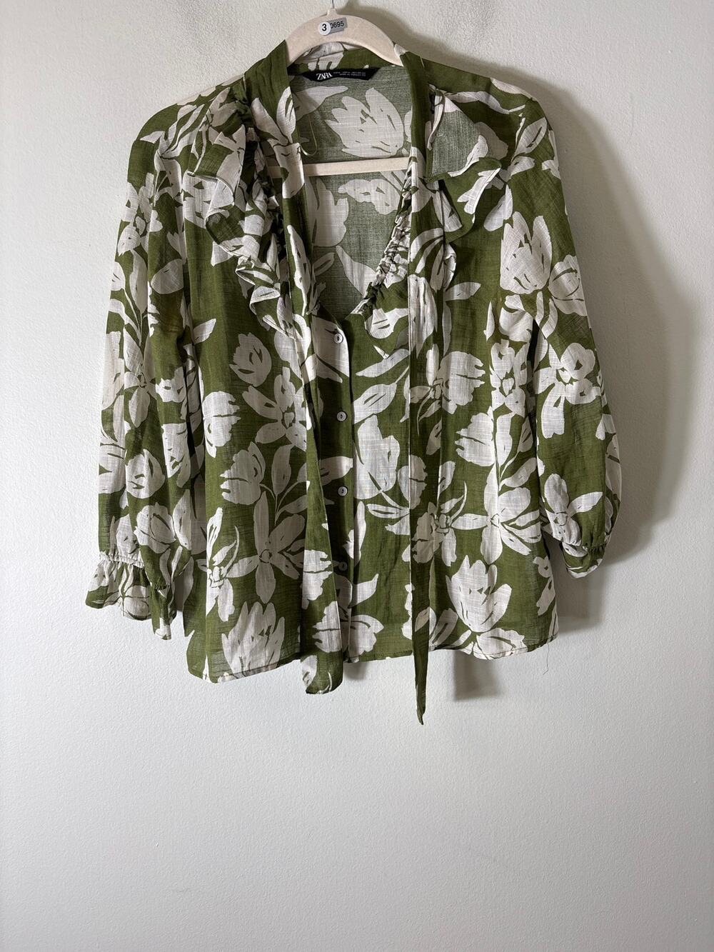 Zara Green and White Floral Cotton Long Sleeve Button Up Sz M